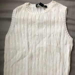 Sleeveless cable knit Sweater
